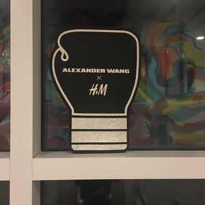 One Alexander Wang x H&M foam boxing mitt (single)
